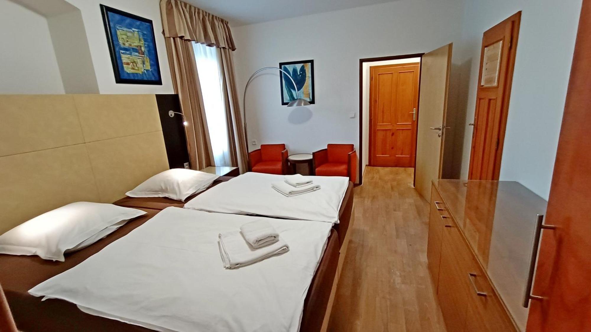 Apartments Gato Karlovy Vary Dalovice Zewnętrze zdjęcie