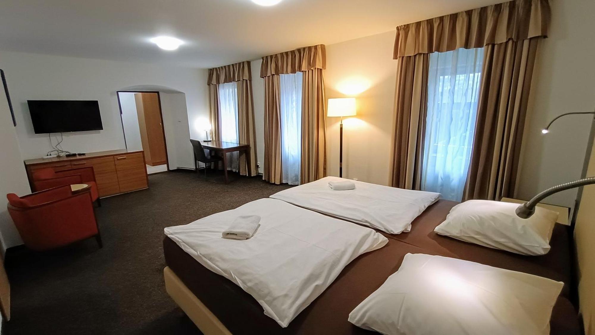 Apartments Gato Karlovy Vary Dalovice Zewnętrze zdjęcie